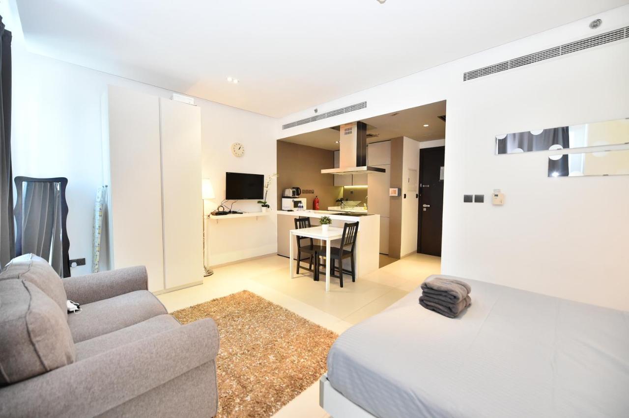 Cozy Studio Apt In Marina - Near Metro, Beach & Mall Apartman Dubaj Kültér fotó